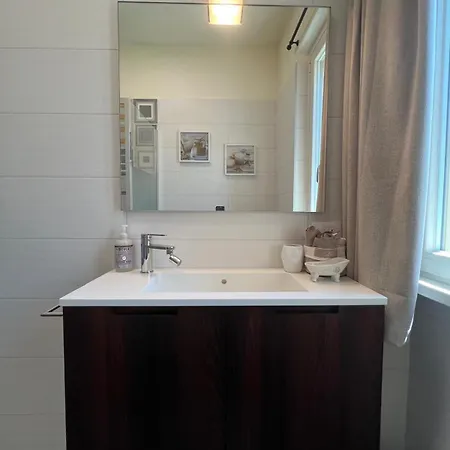 La Bolvedrina - - Garden & First Floor Тремеццо