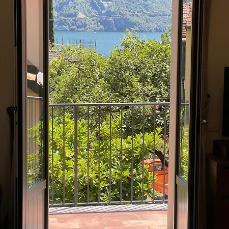 La Bolvedrina - - Garden & First Floor Тремеццо